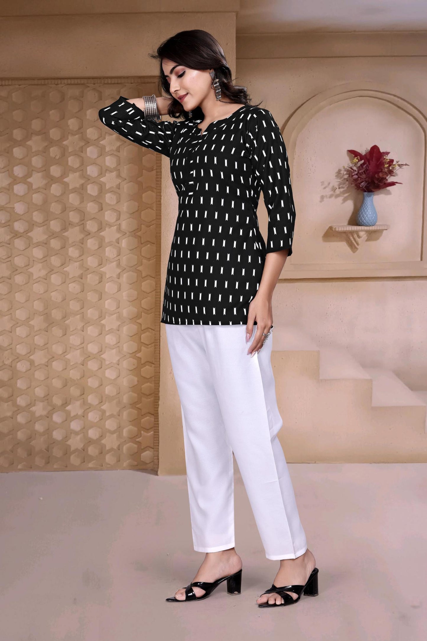 Casual Girls Black Round-Neck Tunic Top