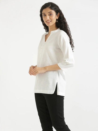 Woman Classic White fancy top