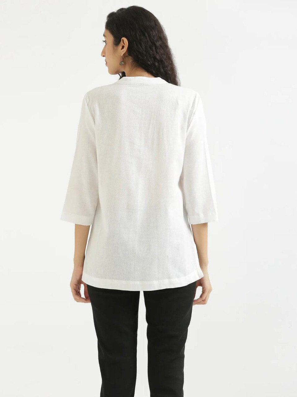 Woman Classic White fancy top