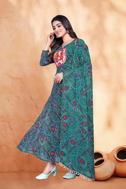 : Green bandhani print & Embroidery kurta with dupatta
