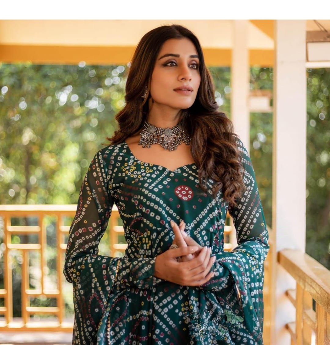 Green bandhani print  kurta with dupatta