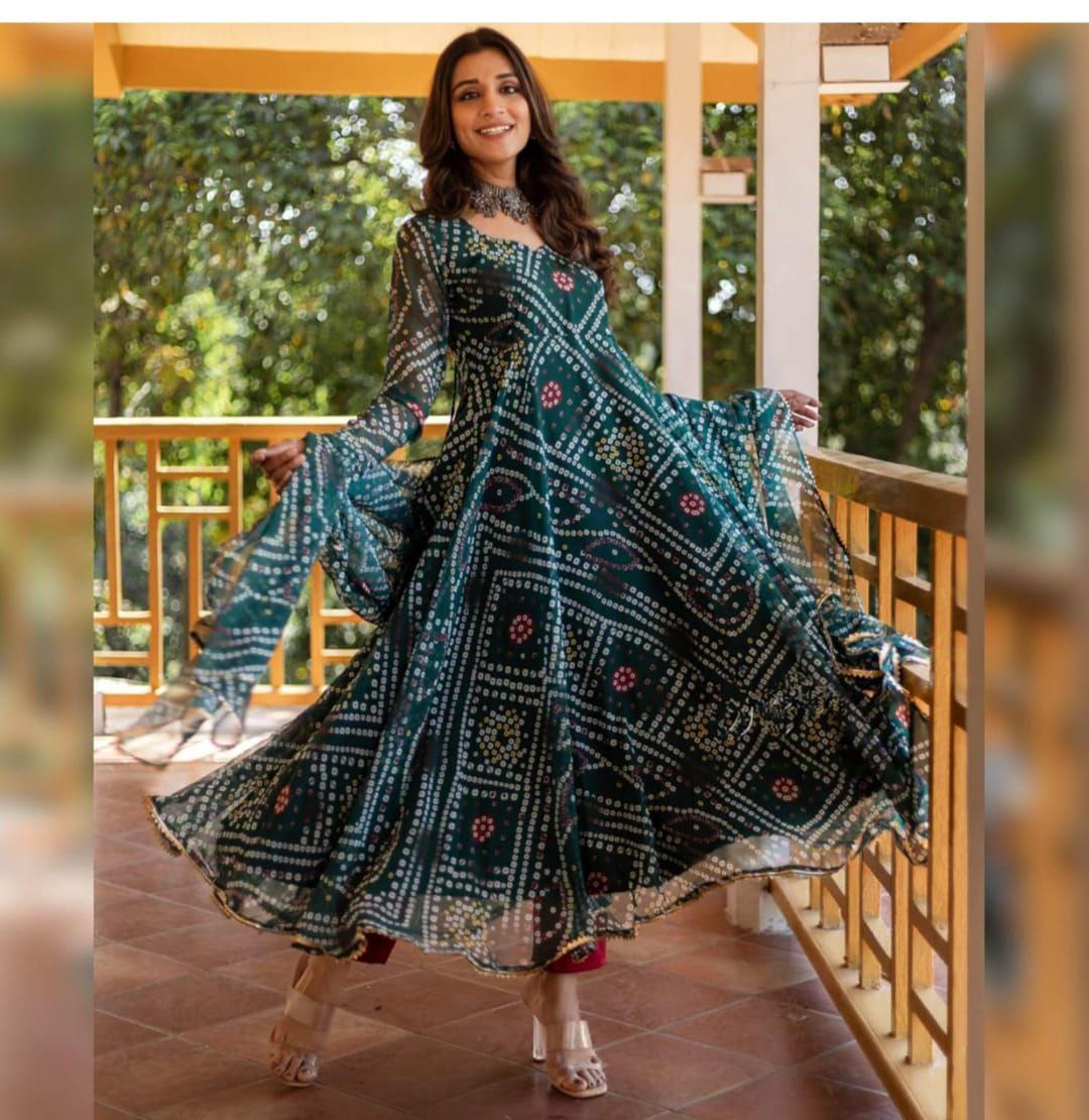 Green bandhani print  kurta with dupatta